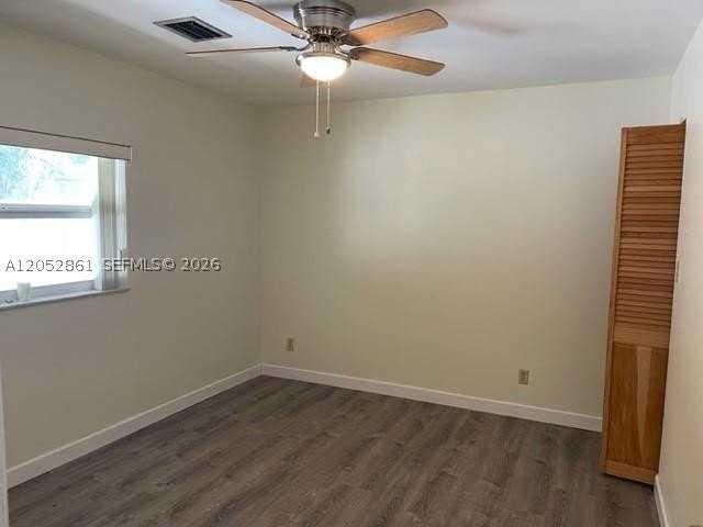 1912 Jefferson St #2 - Photo 7 of 9