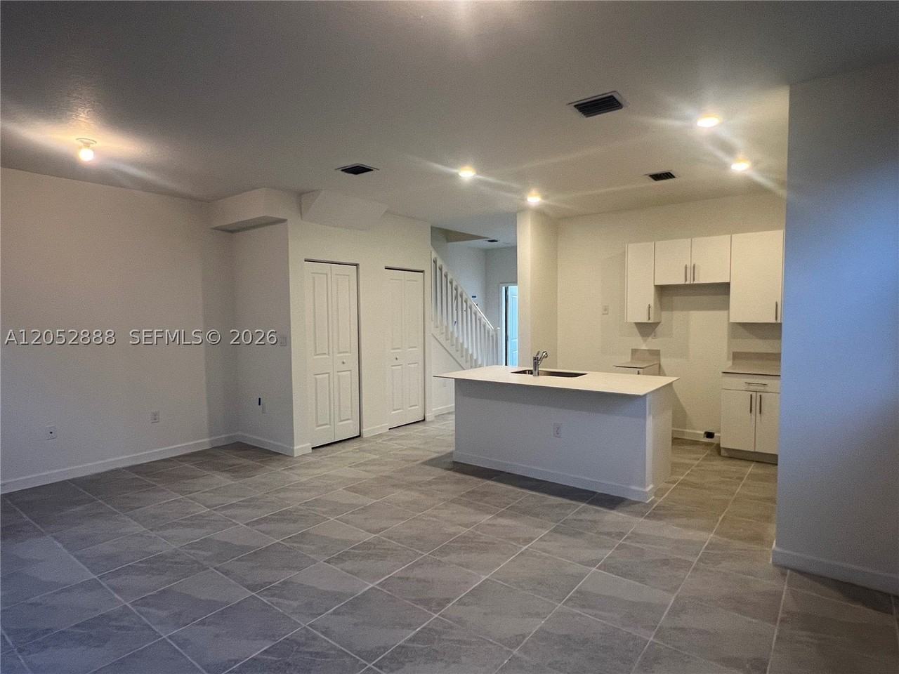 106 SE 11th CT #106 - Photo 7 of 23