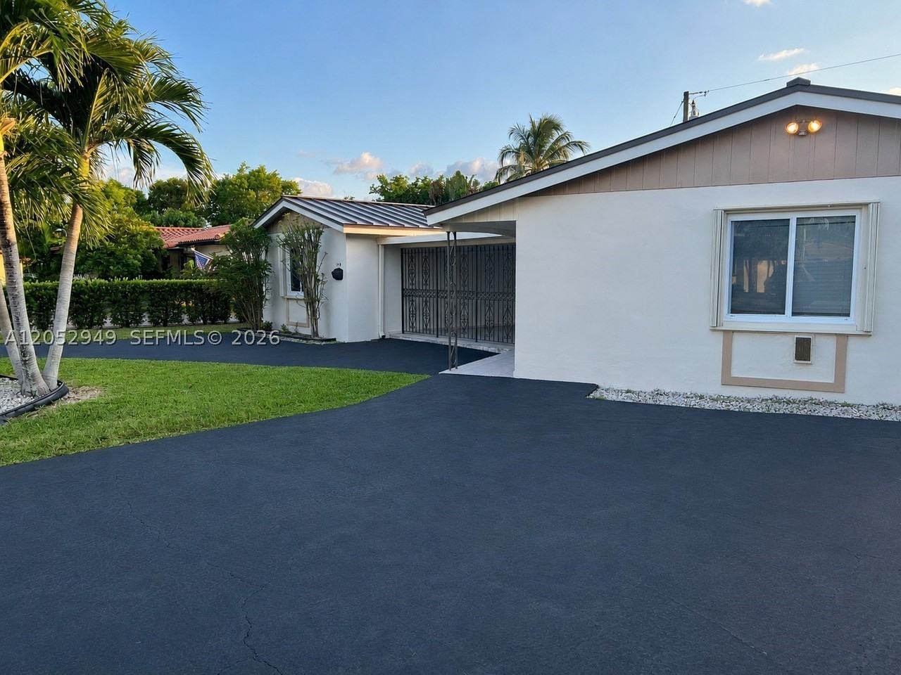 1430 Sw 102nd Ct #1430 - Photo 2 of 32