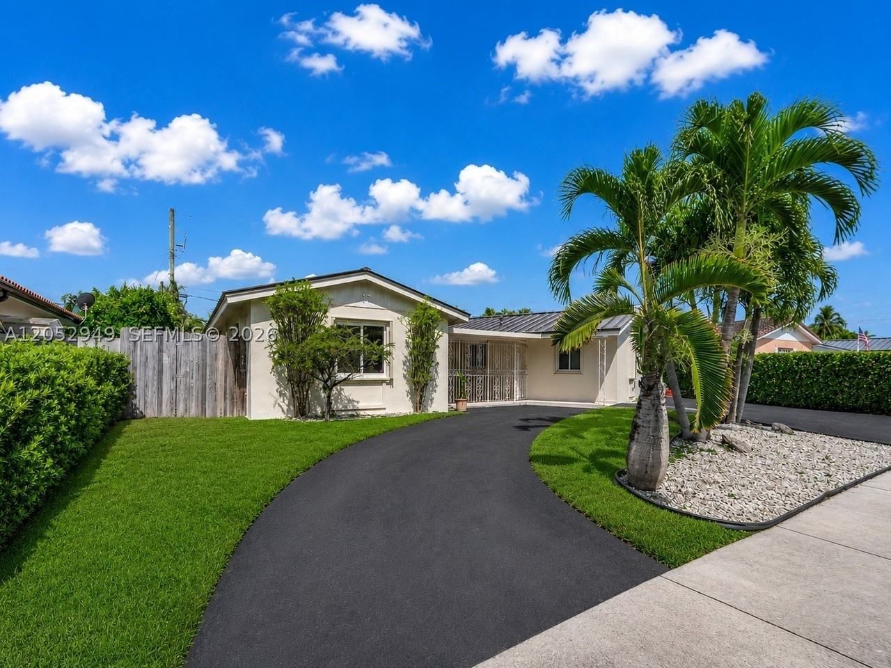 1430 Sw 102nd Ct #1430 - Photo 4 of 32
