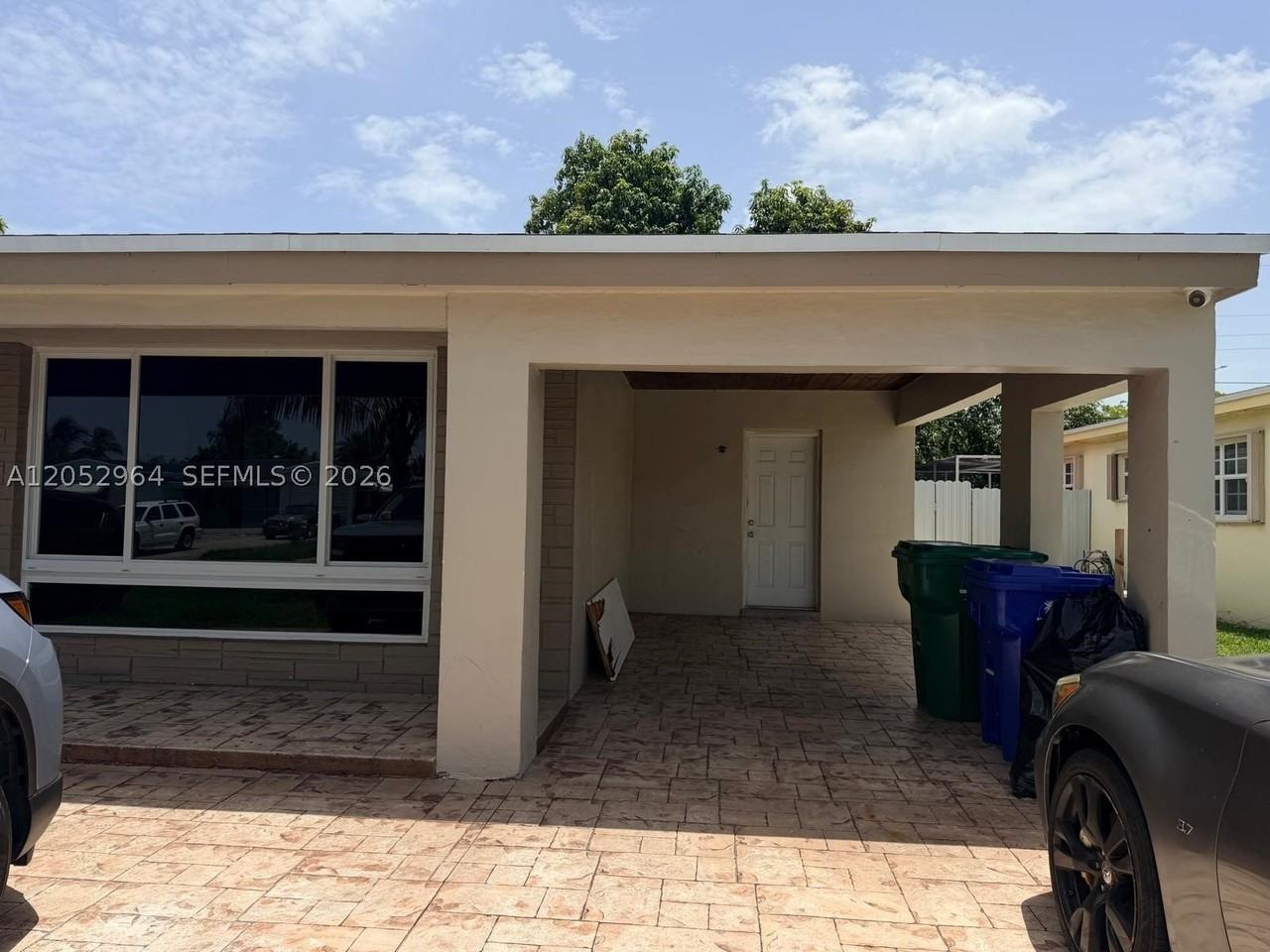 7758 Indigo St - Photo 2 of 5