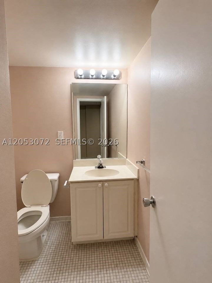 19380 Collins Ave #910 - Photo 7 of 16