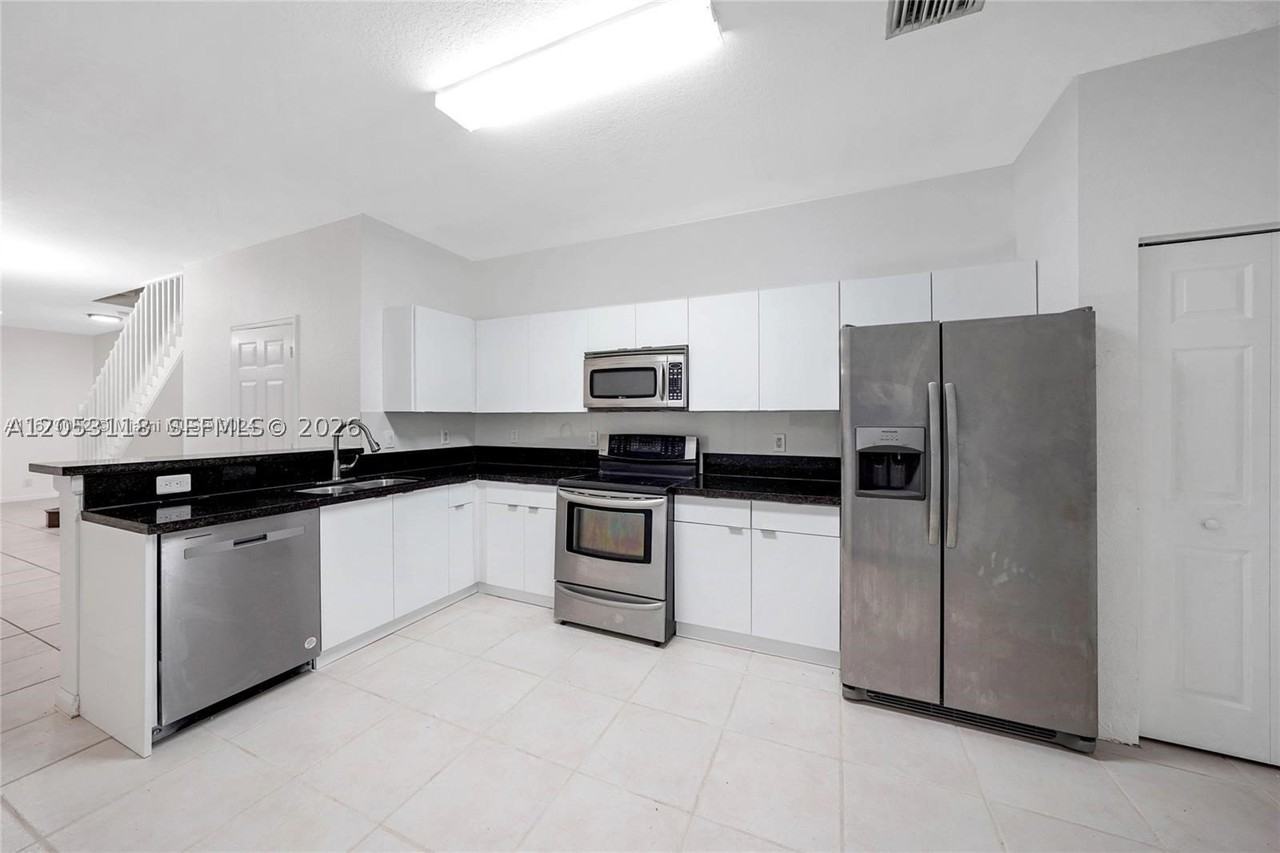 3903 Tree Top Dr #3903 - Photo 2 of 20