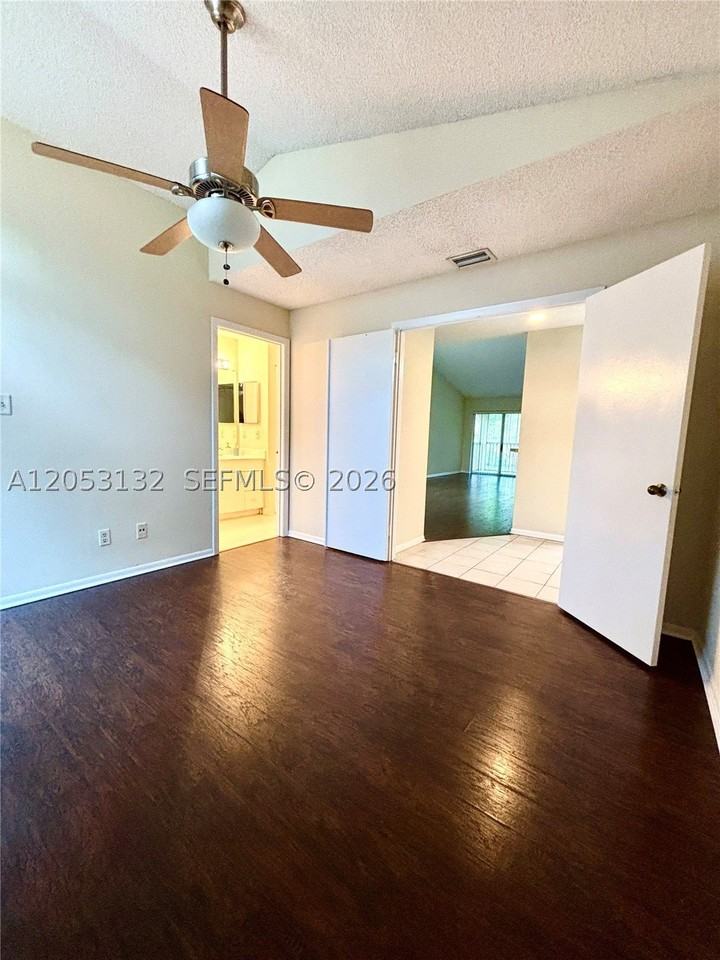 1040 Coral Club Dr #1040 - Photo 4 of 15