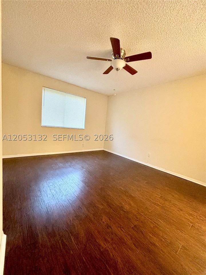 1040 Coral Club Dr #1040 - Photo 7 of 15