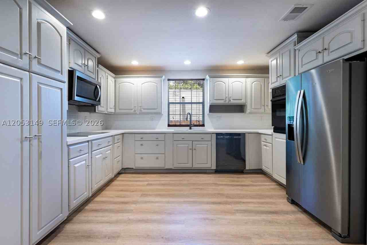 3628 Thomas Ave #3628 - Photo 7 of 20