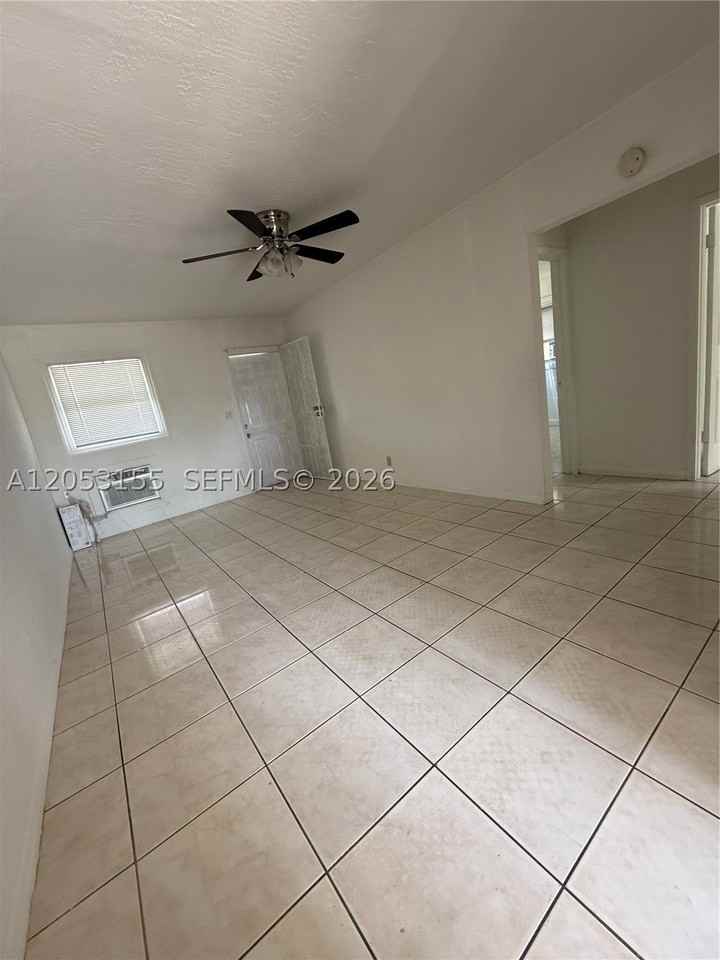 708 N 20th Ct #1-2 - Photo 2 of 10
