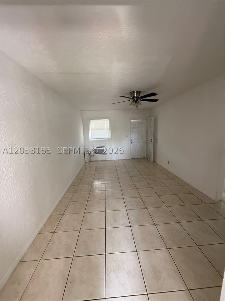 708 N 20th Ct #1-2 - Photo 4 of 10
