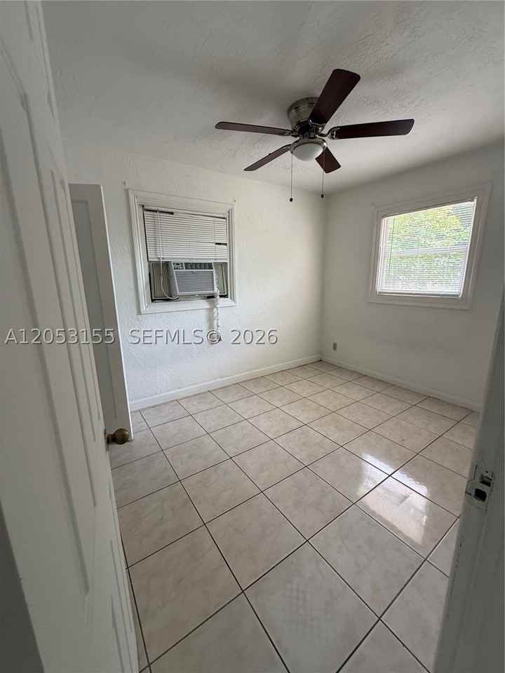 708 N 20th Ct #1-2 - Photo 7 of 10