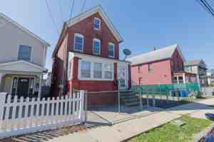 featured image of 28 Union St #2