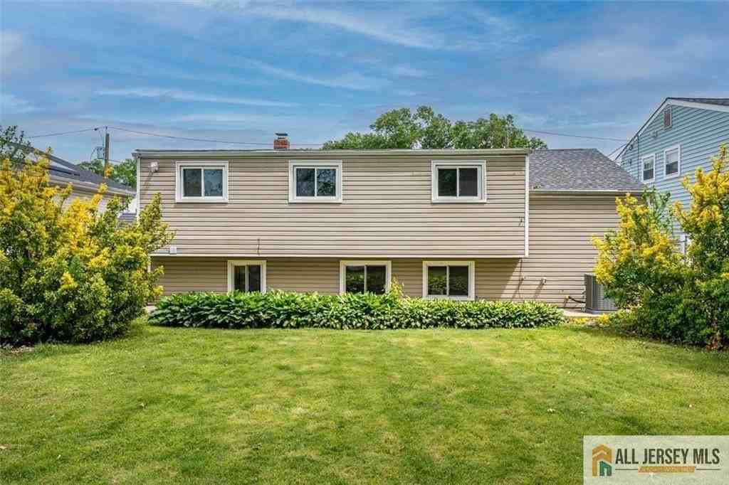 42 Hyde Ave - Photo 6 of 25