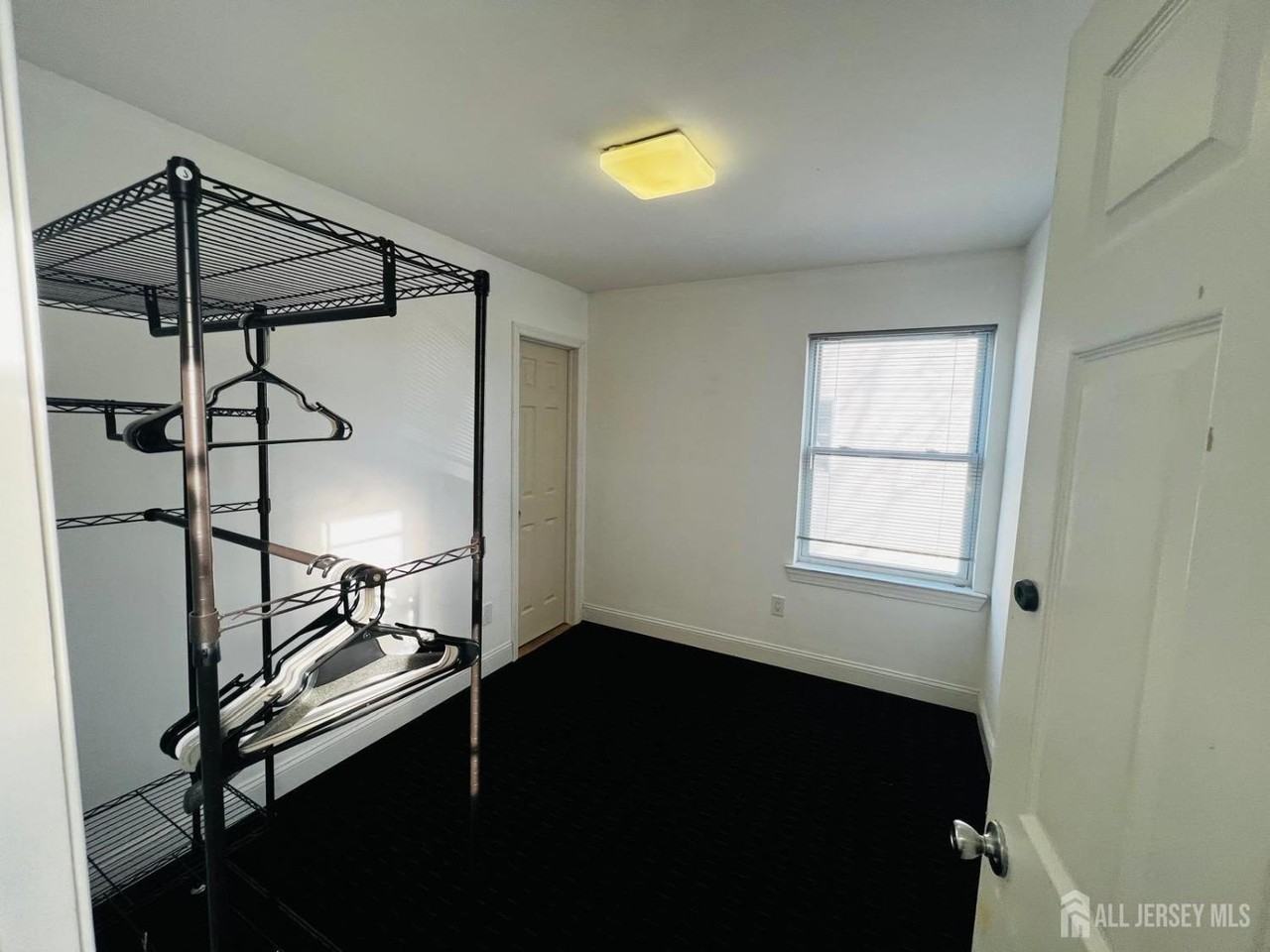 63 Jefferson Blvd - Photo 7 of 13