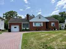 19 South Dr - Photo 1 of 1