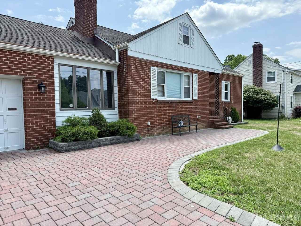 19 South Dr - Photo 4 of 33