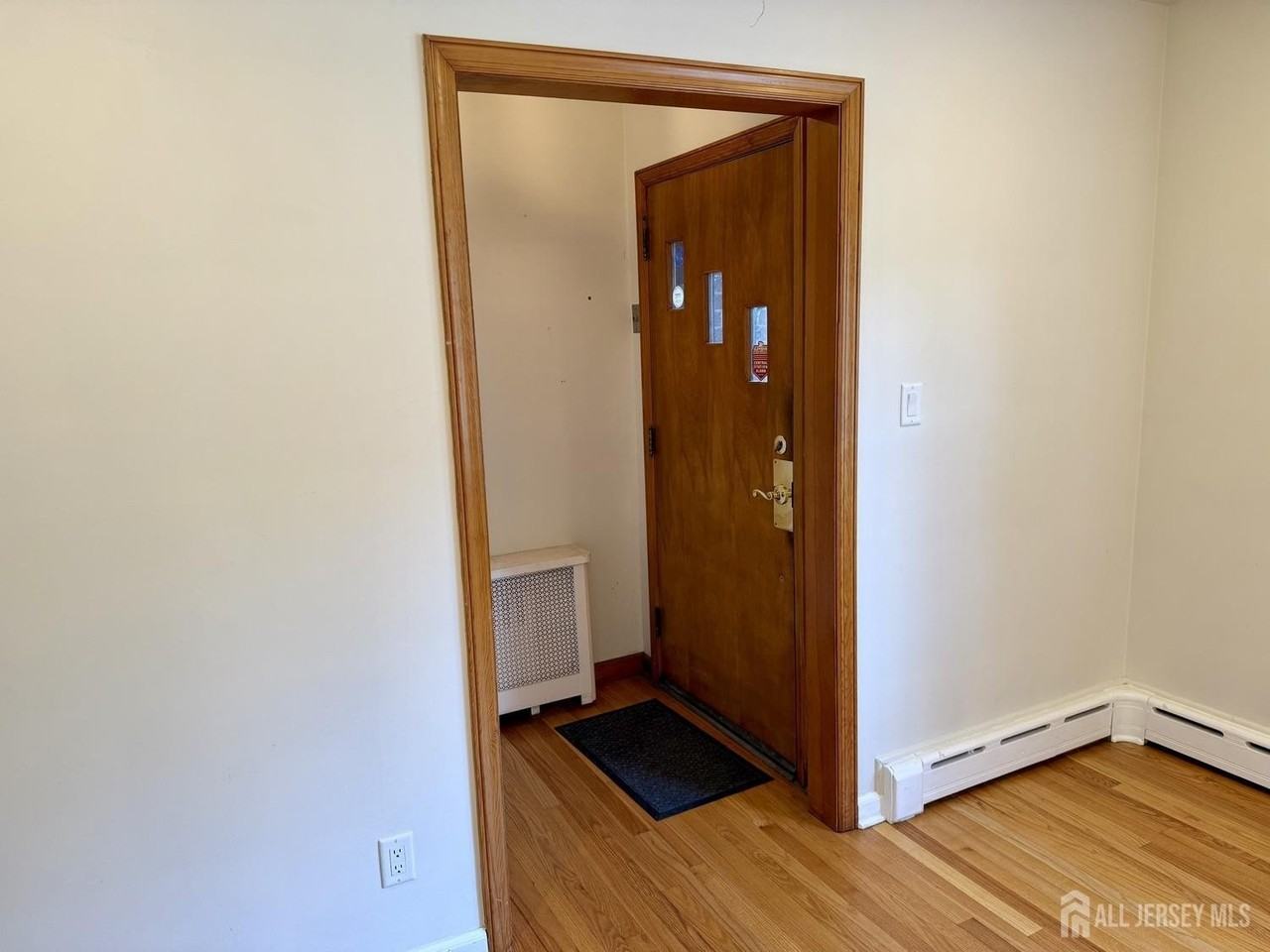 19 South Dr - Photo 6 of 33