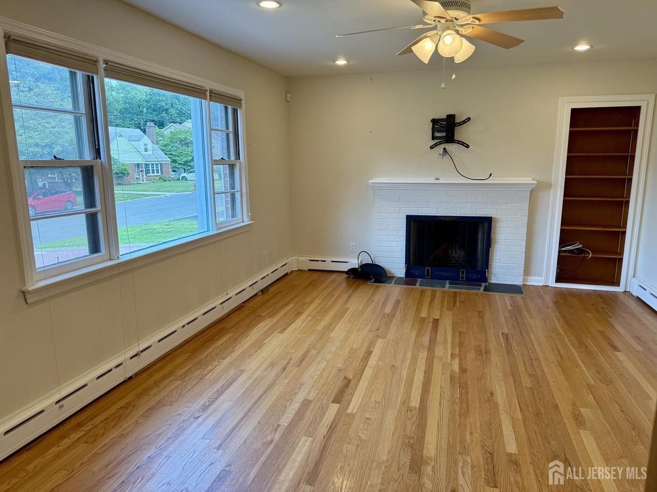 19 South Dr - Photo 7 of 33