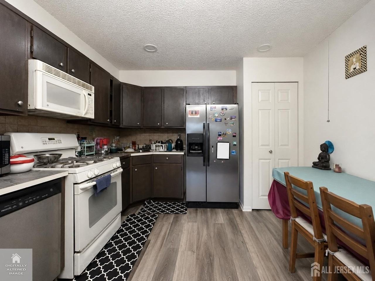 75 Brighton Way - Photo 3 of 7