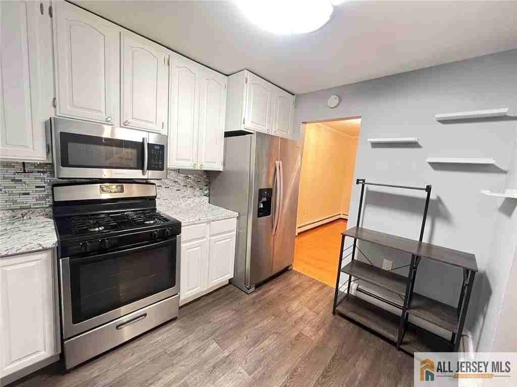 406 Cranbury Rd #7 - Photo 3 of 24