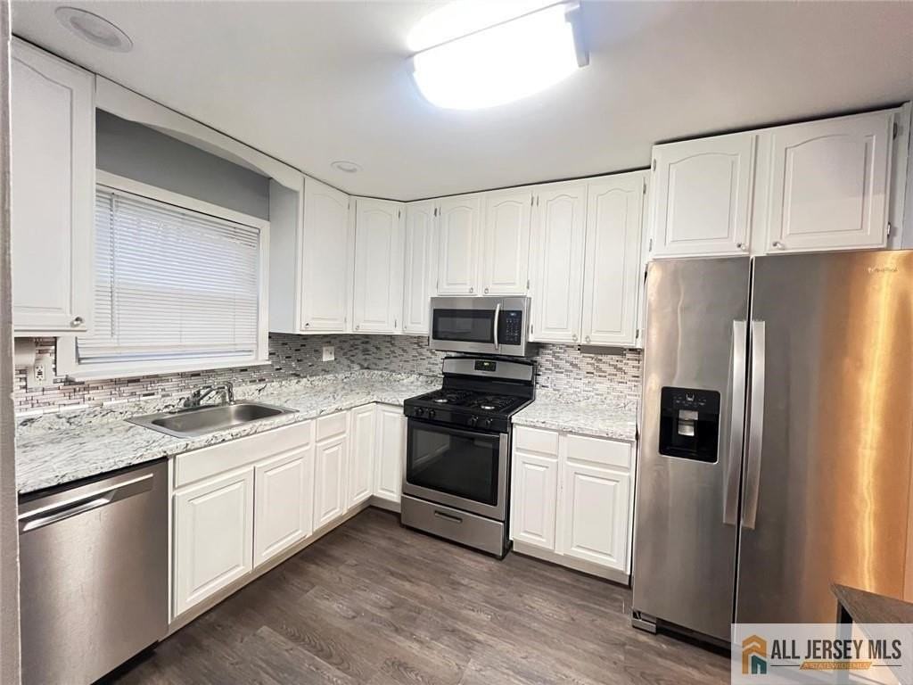 406 Cranbury Rd #7 - Photo 4 of 24