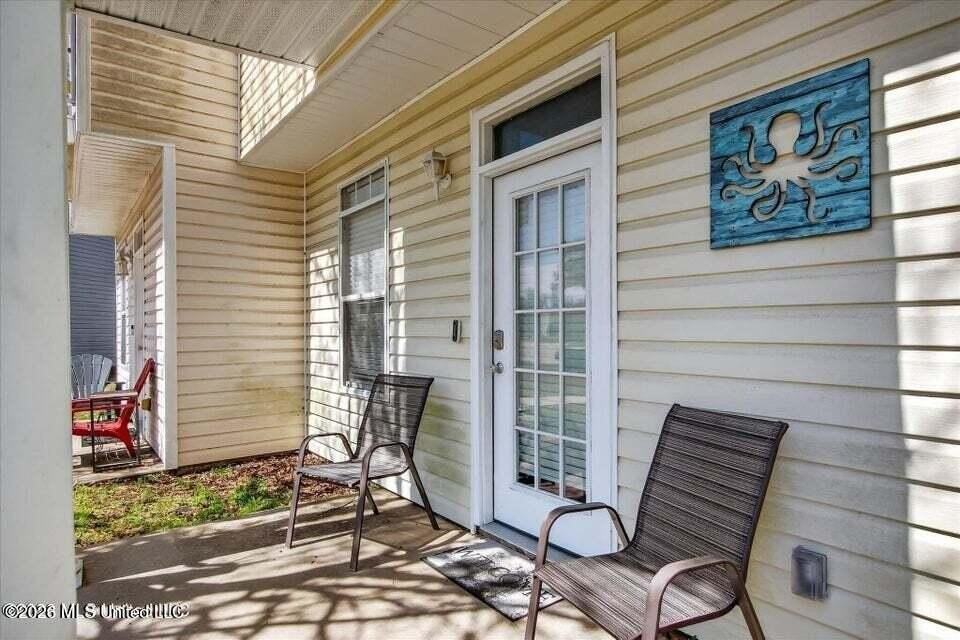 1283 Century Oaks Dr Apt B - Photo 2 of 14