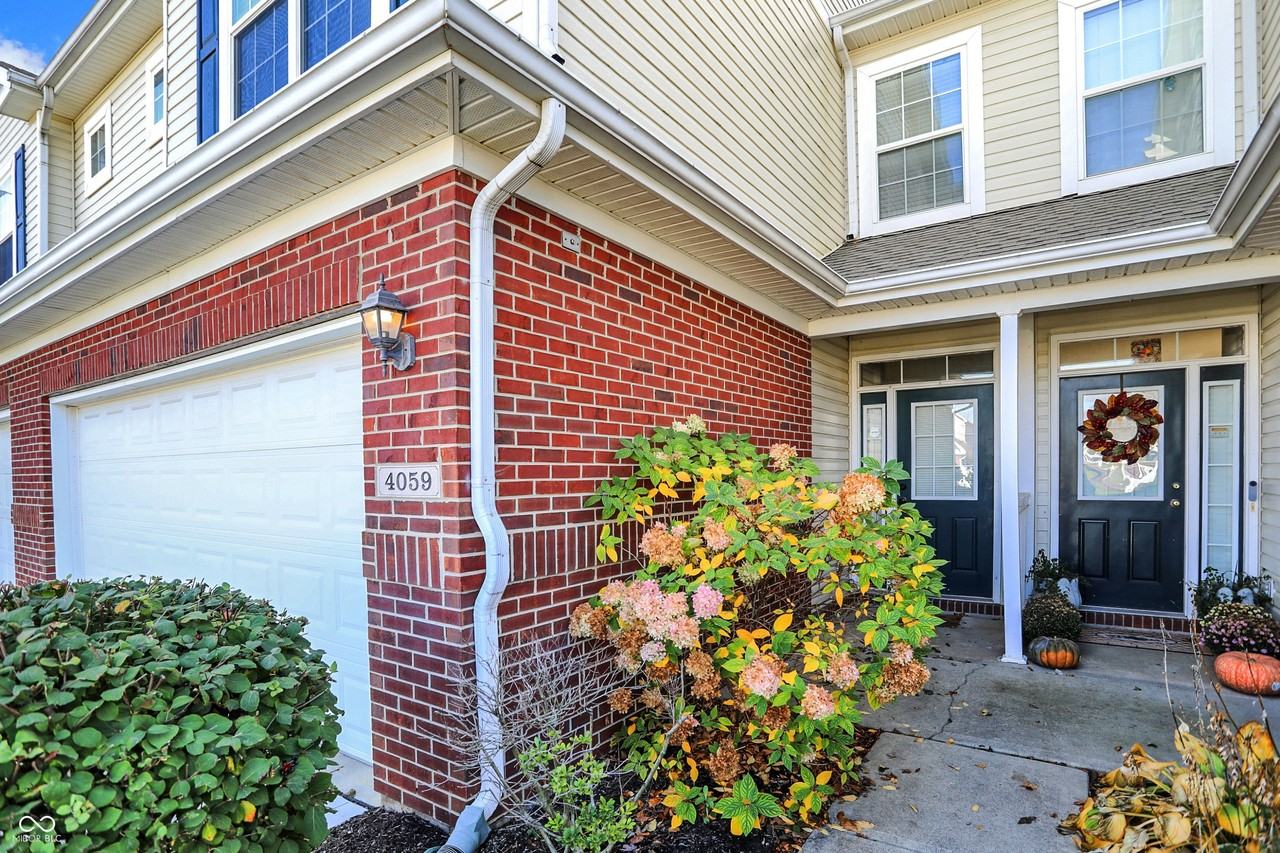 4059 Weston Pointe Dr - Photo 4 of 50