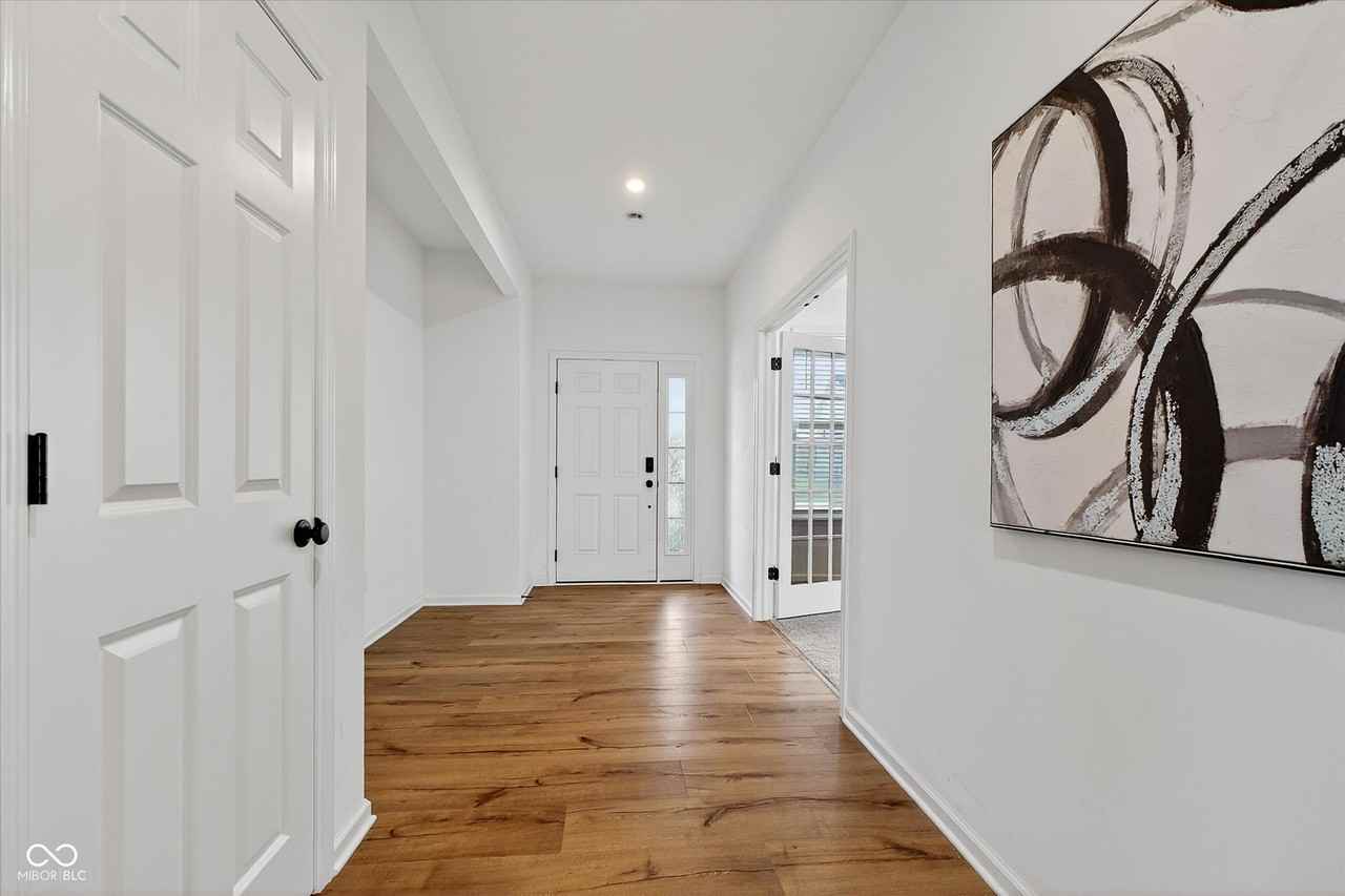 20374 N Pacific Ave - Photo 2 of 32
