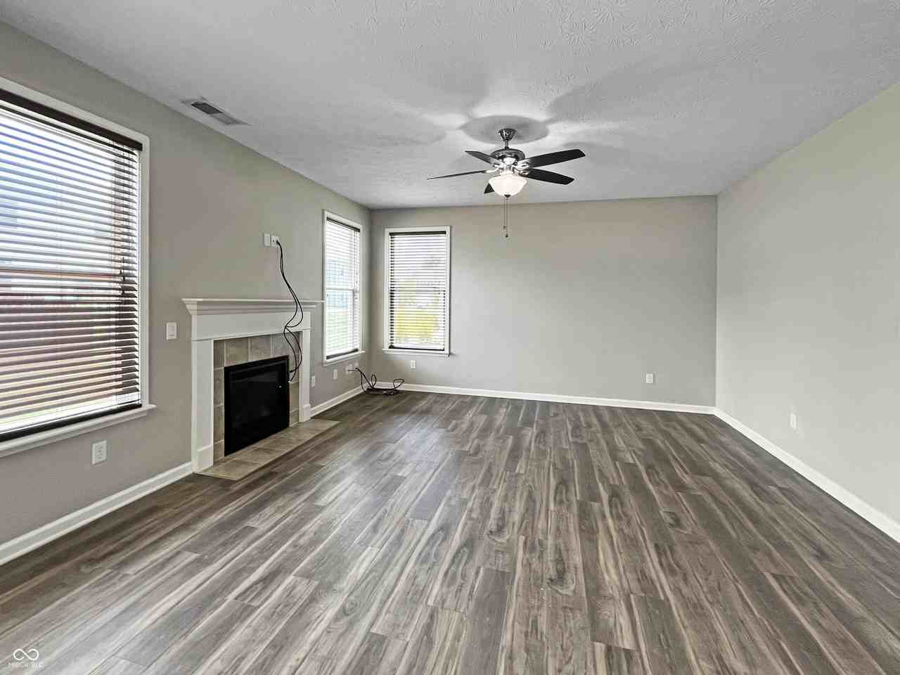 5775 Waterstone Way - Photo 2 of 14