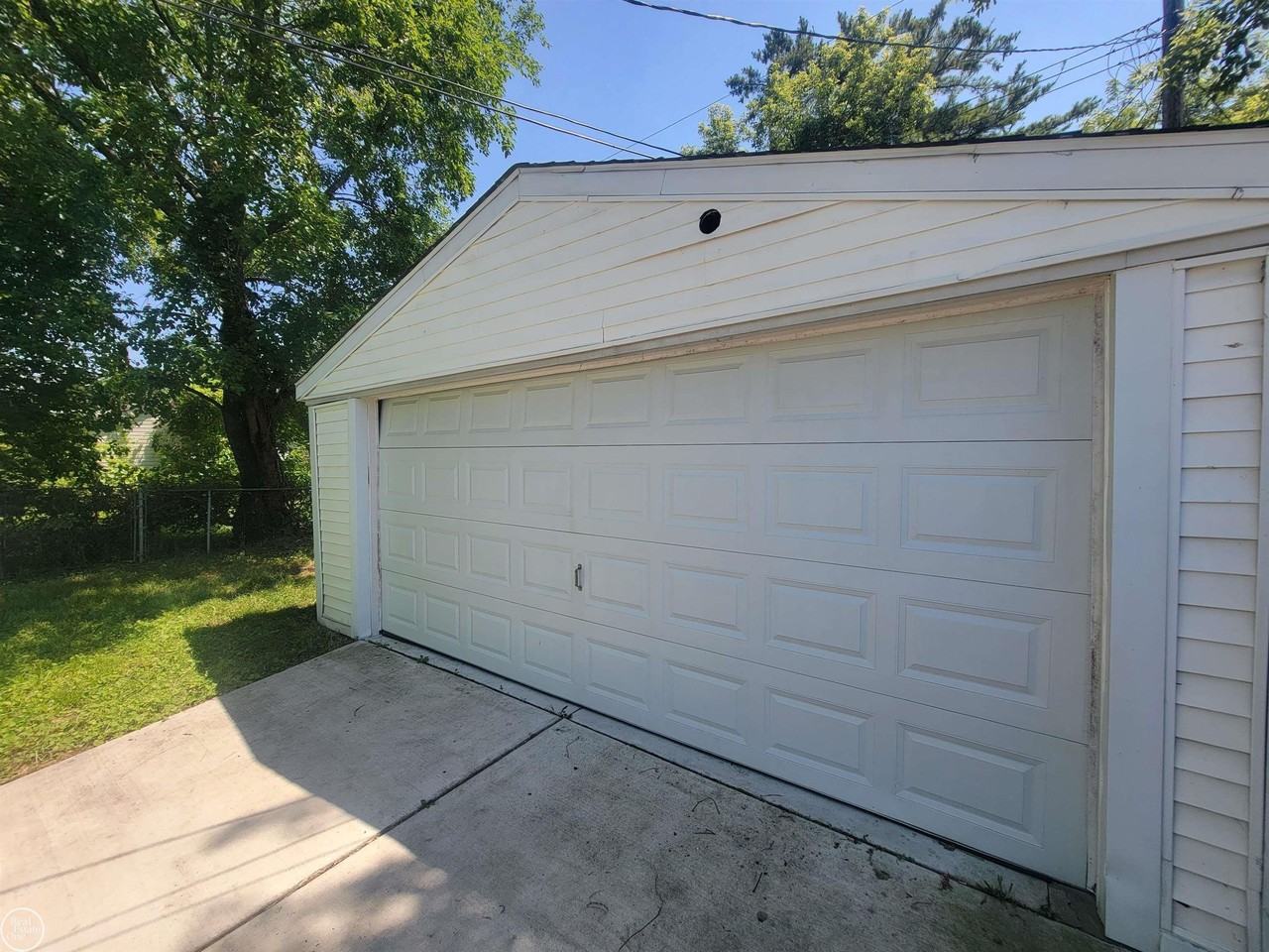 6784 Studebaker Ave - Photo 4 of 14