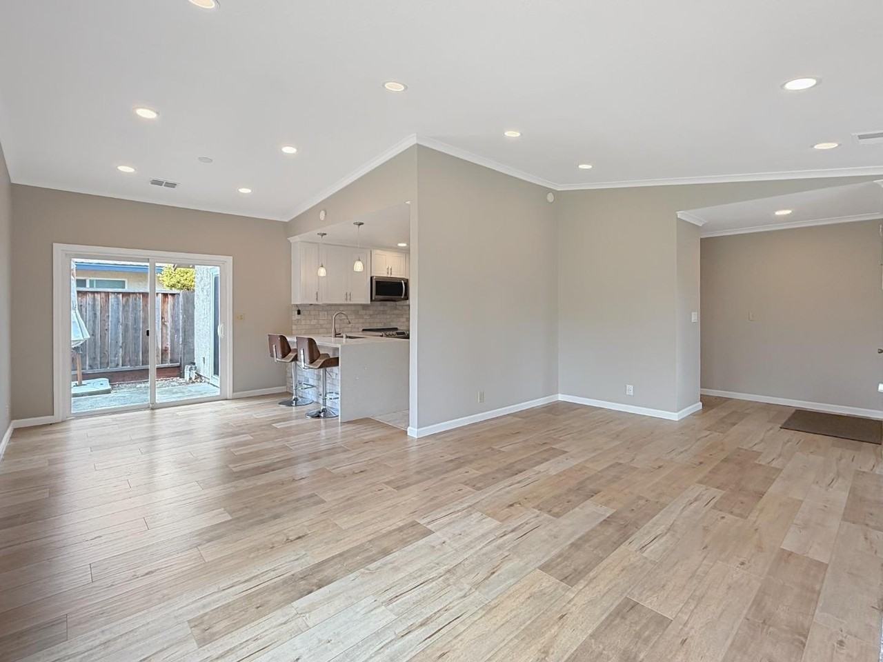 5935 Woodbine Pl - Photo 6 of 32