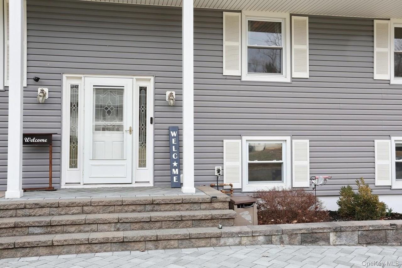 6 Hemlock Ln - Photo 3 of 43