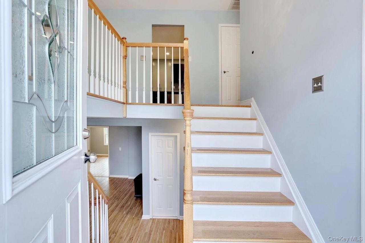 6 Hemlock Ln - Photo 4 of 43