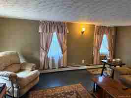 featured image of 6 Glenmere Ave #4