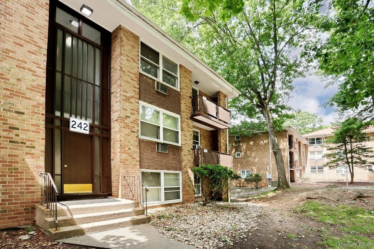 242 Kearsing Pkwy #F - Photo 2 of 21