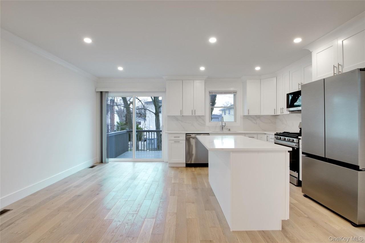 56 Kirkwood Rd #A - Photo 6 of 34