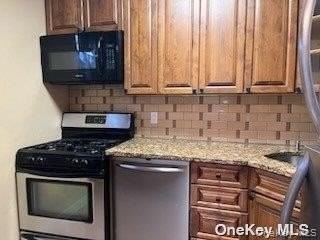 1069 Fenwood Dr #1 - Photo 5 of 13