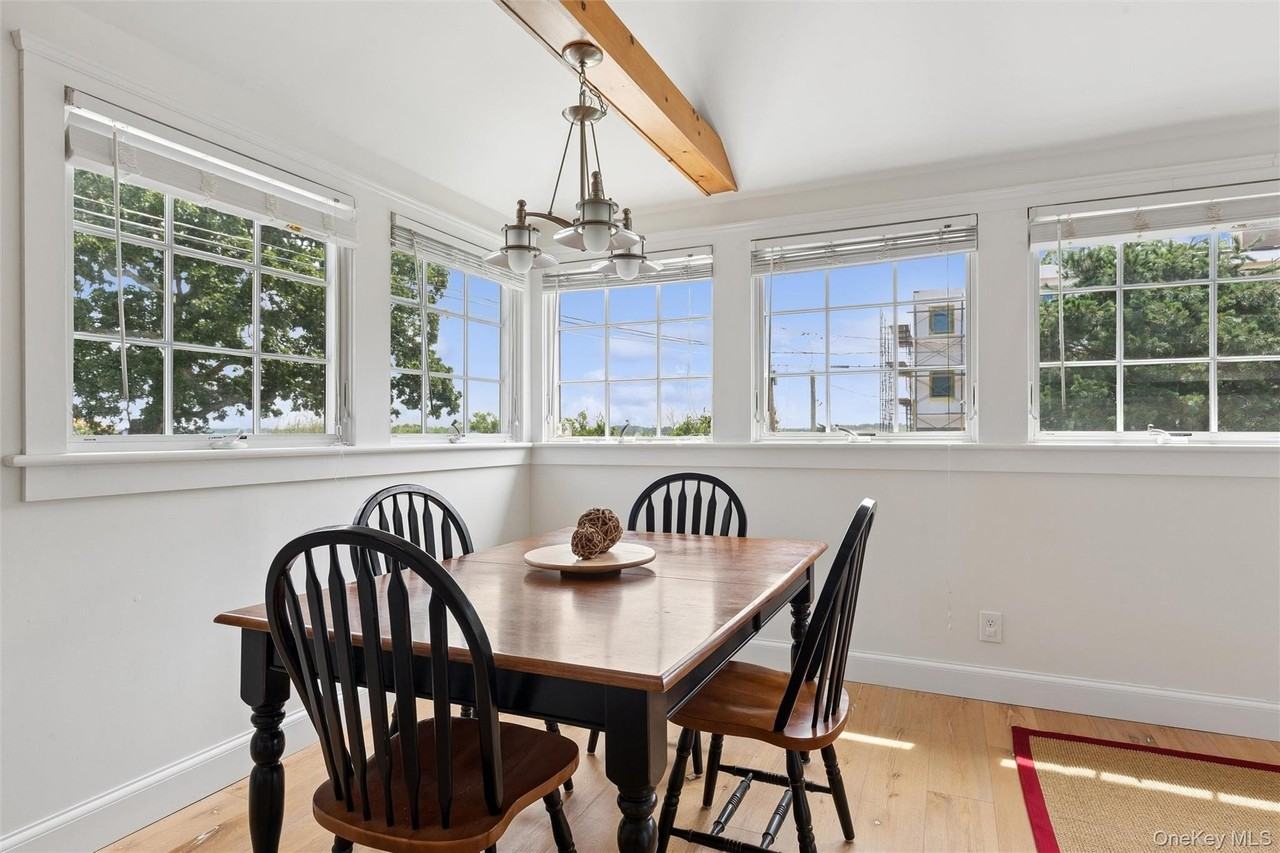 33 Bay Ave - Photo 6 of 24