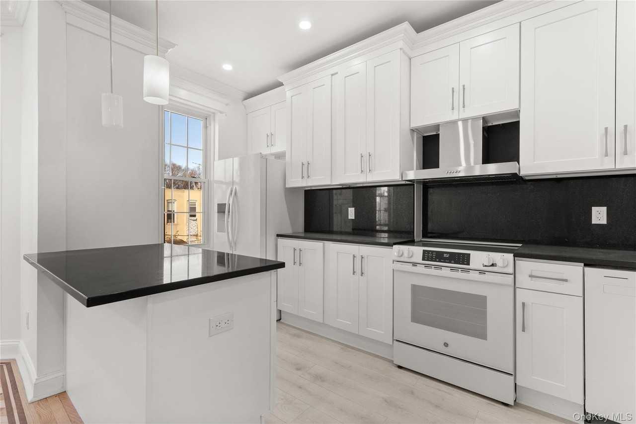 6133 Palmetto St - Photo 2 of 13
