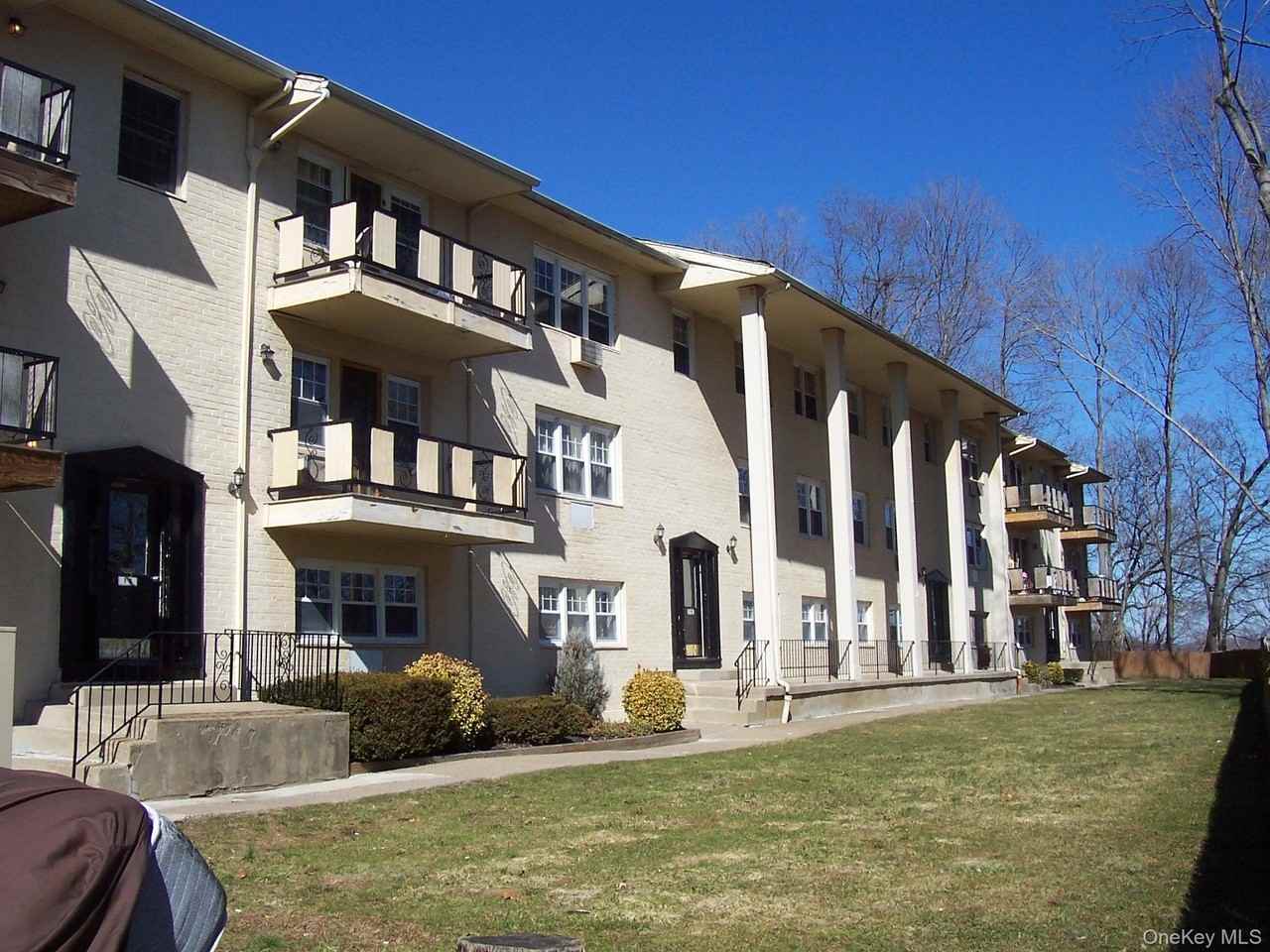 21 Pavilion Rd #21