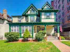 featured image of 131 Lockwood Ave