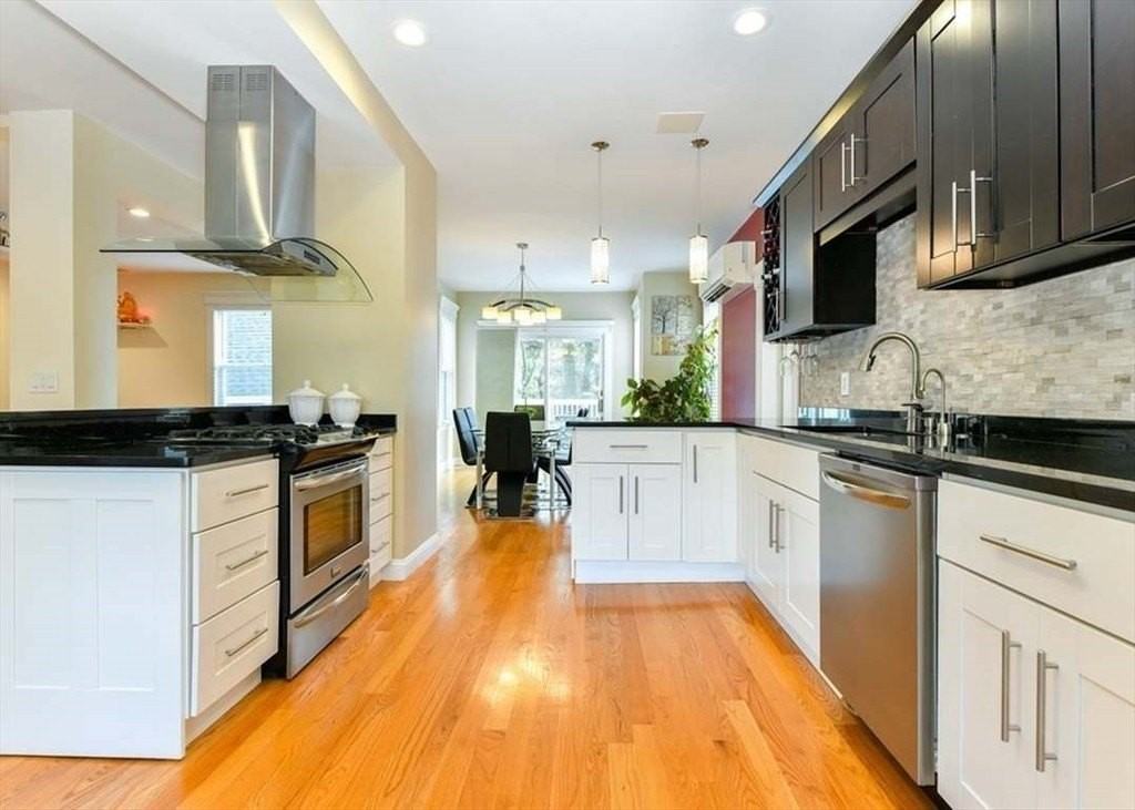 92 S Central Ave - Photo 3 of 36