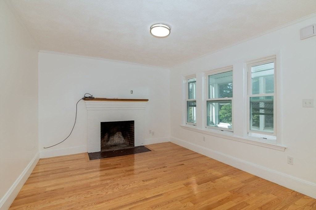 135 Safford St #2 - Photo 3 of 11