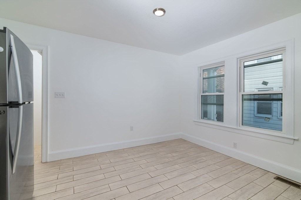 135 Safford St #2 - Photo 6 of 11