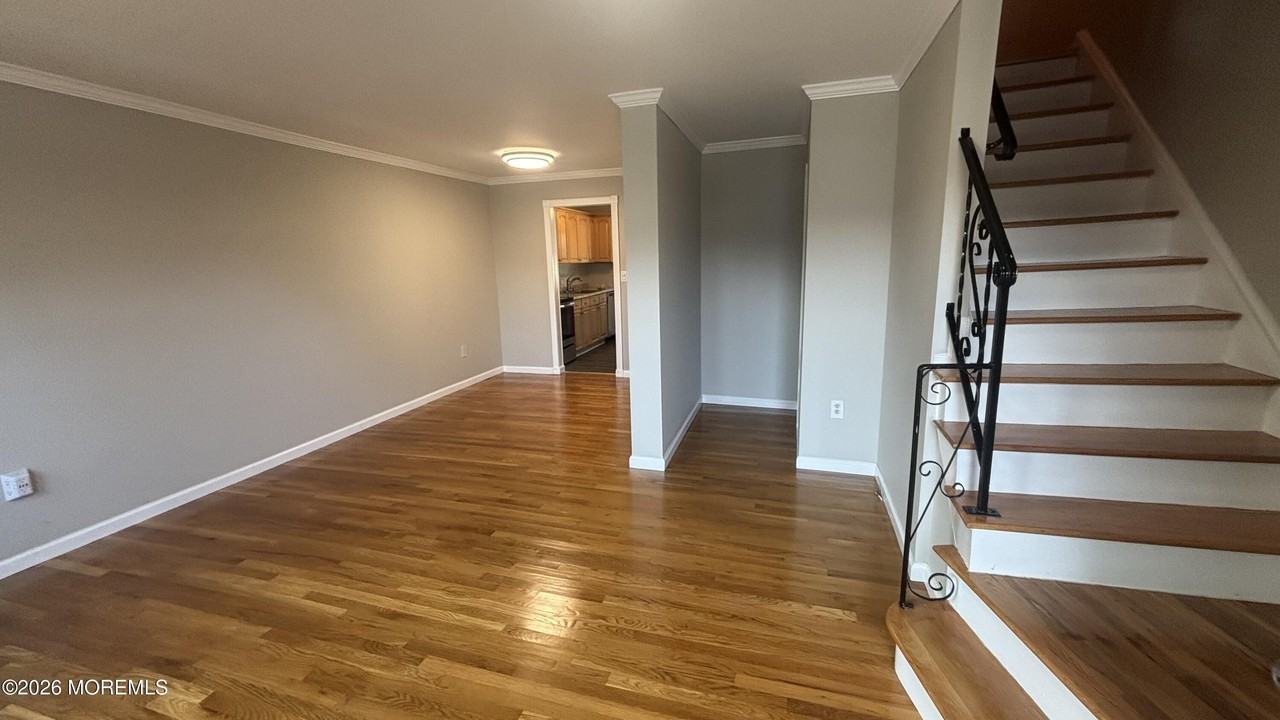 41 Village Green Way - Photo 6 of 23