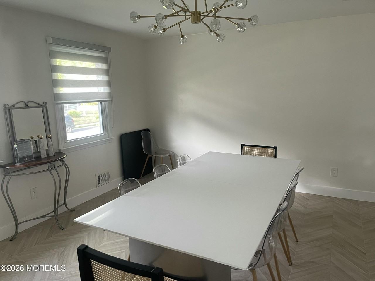 1202 Thomas Ave - Photo 4 of 11