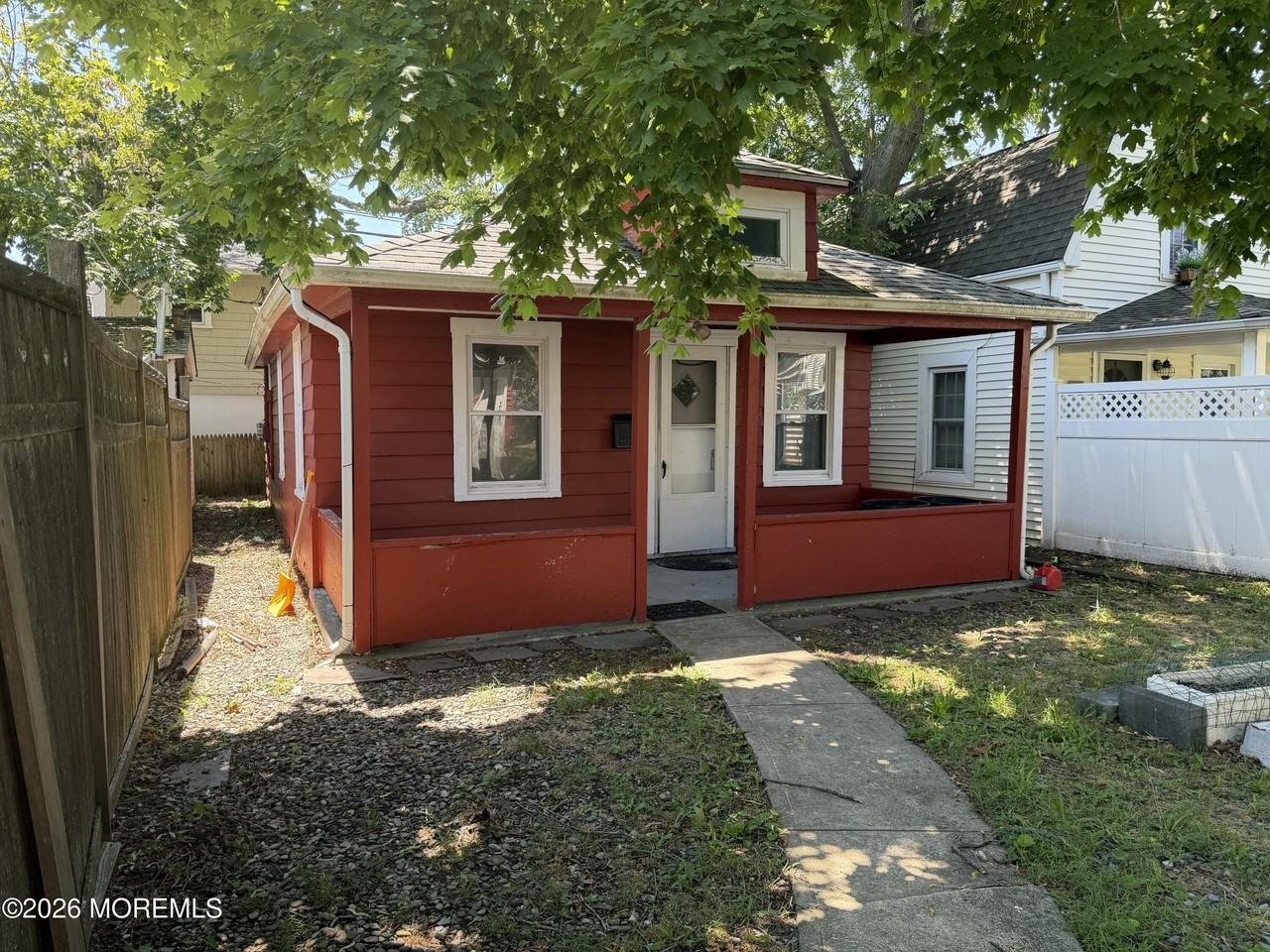 405 1/2 Brinley Ave - Photo 2 of 8