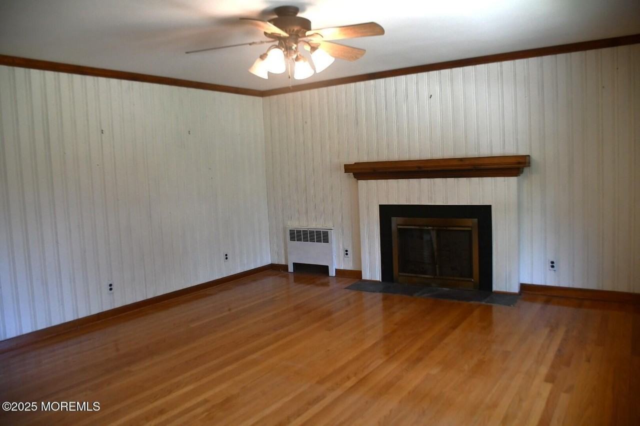 303 Deerfoot Ln - Photo 3 of 14