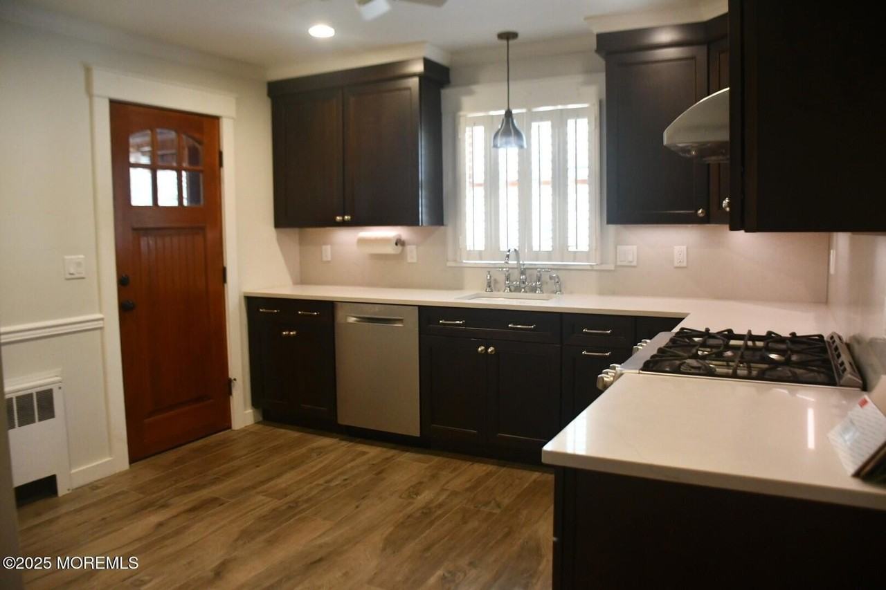 303 Deerfoot Ln - Photo 5 of 14