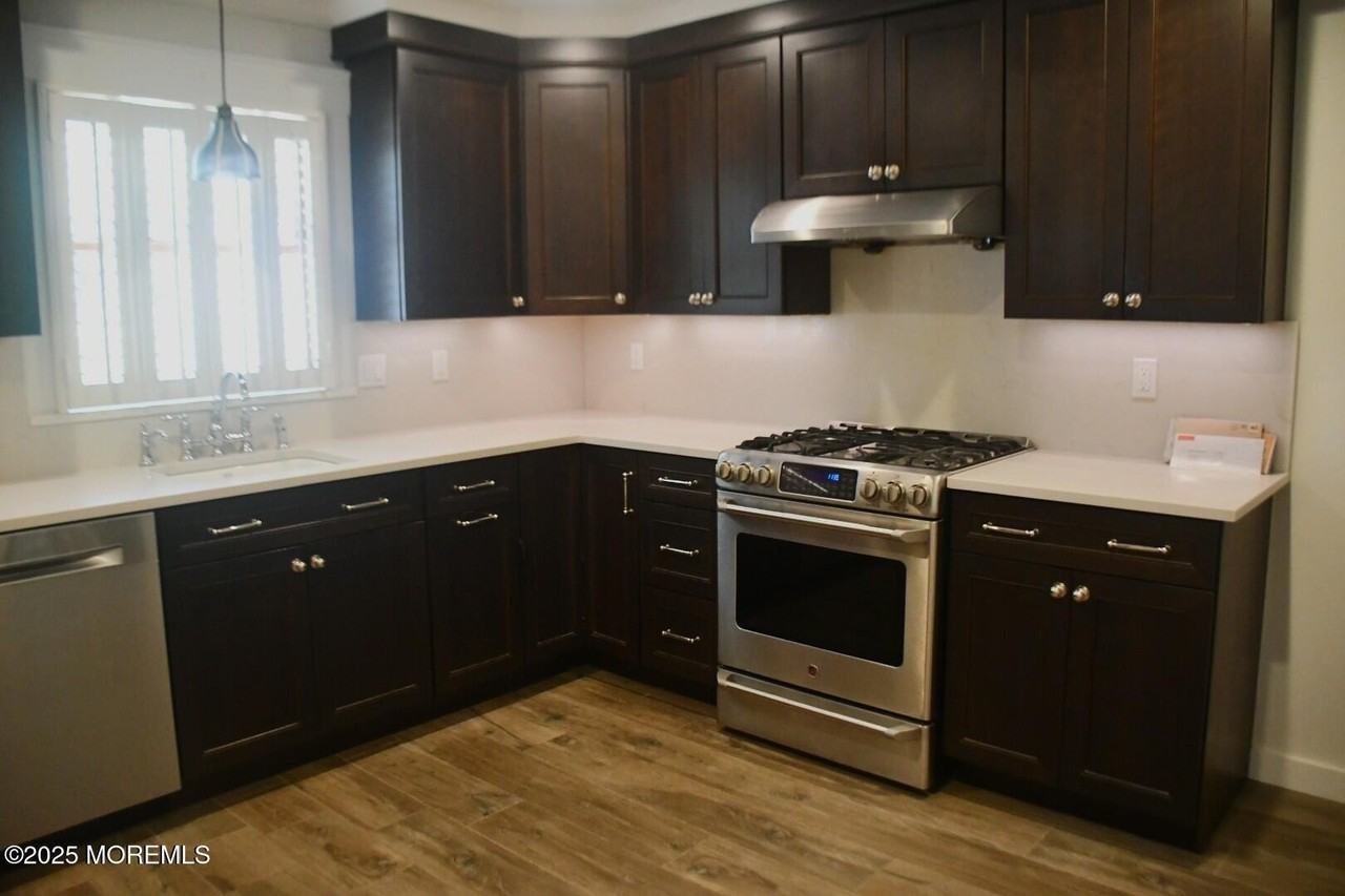 303 Deerfoot Ln - Photo 6 of 14
