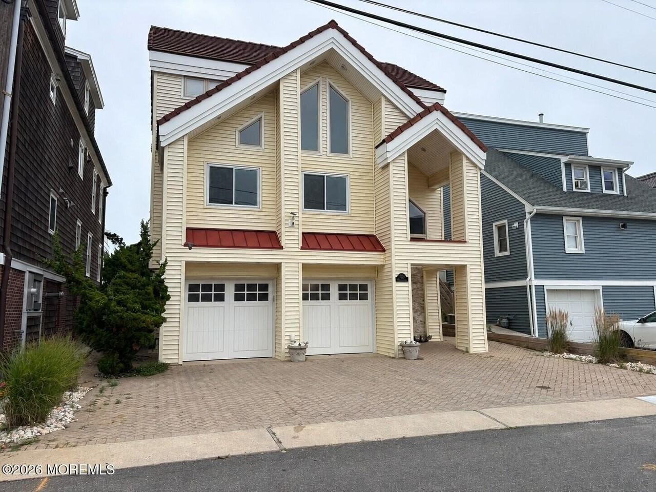 3608 Ocean Ter - Photo 2 of 32