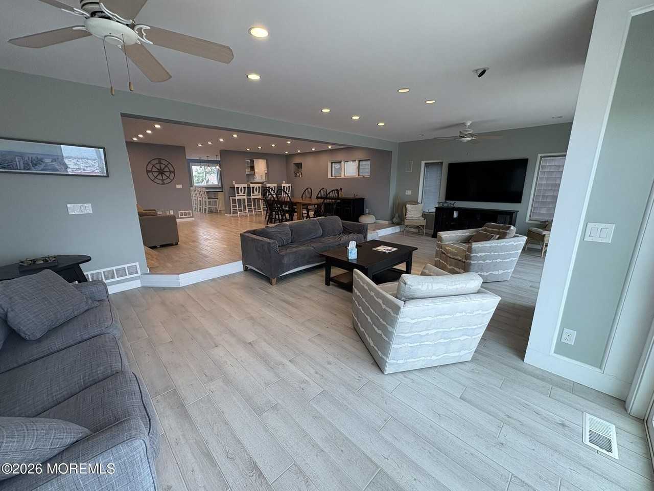 3608 Ocean Ter - Photo 4 of 32